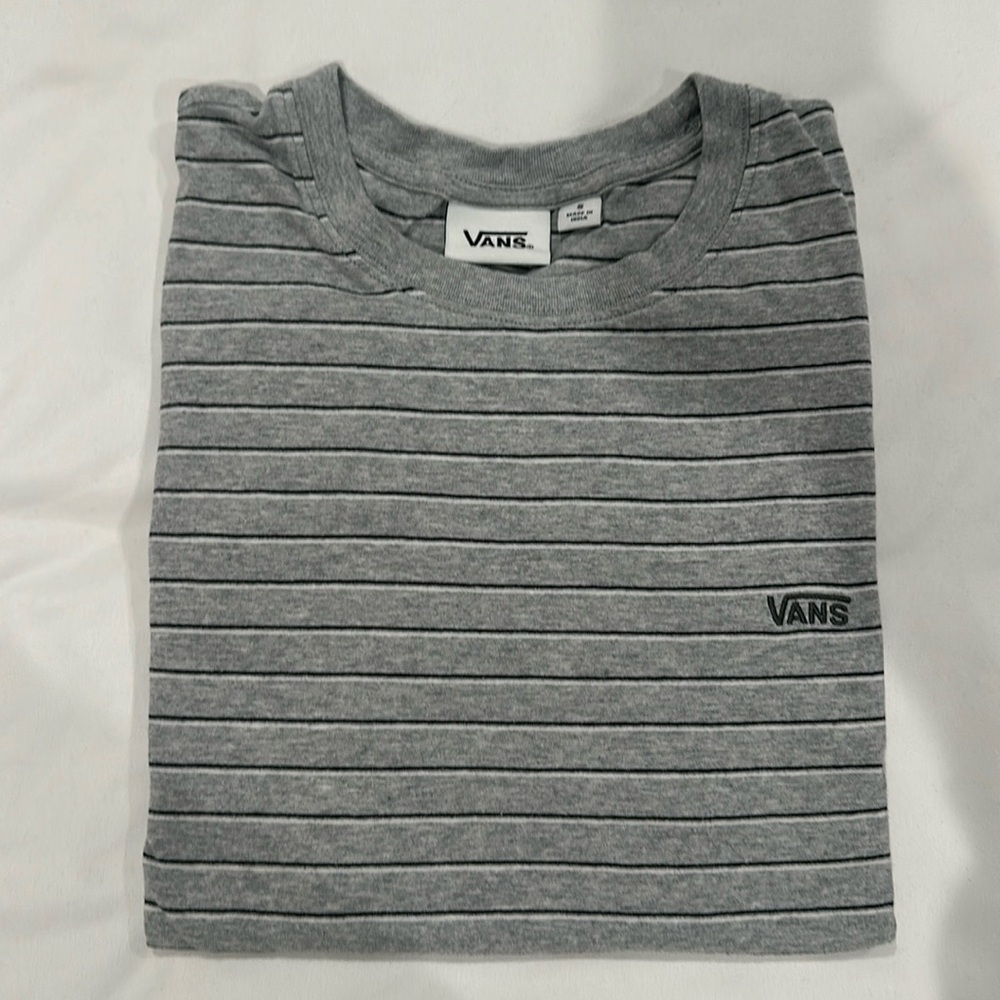 🩷 vans gray t-shirt